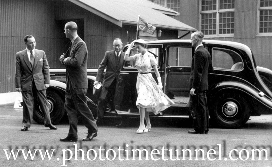 You are currently viewing Queen Elizabeth visits Newcastle, 1954