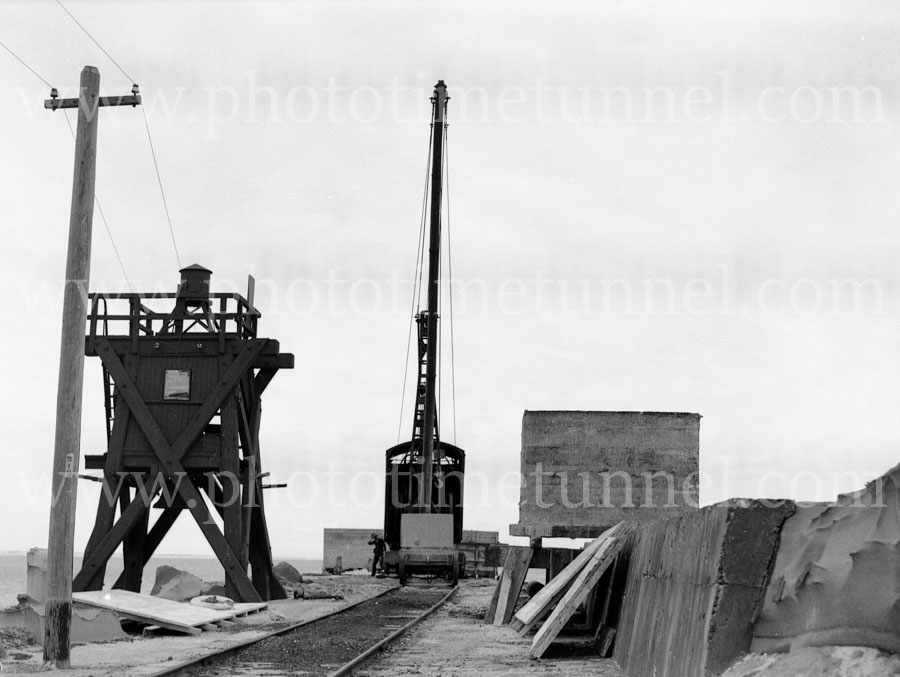 Construction work on Nobbys breakwater, Newcastle, NSW, June 23, 1939 ...