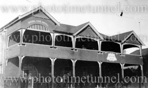 Royal Oak Hotel, Tighes Hill (Newcastle), NSW, circa 1920s.