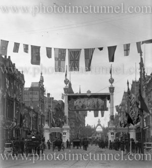 German Citizens’ Arch, Melbourne, at the time of the visit of the Duke of York for the opening of Federal Parliament, 1901.