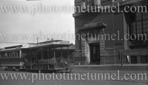 Cable tram outside the post office, Melbourne, Victoria, circa 1920s.