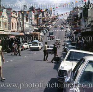 Busy Saturday morning in Katoomba Street, Katoomba, NSW, circa 1960s.