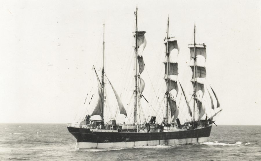 You are currently viewing The sailing ship Lawhill at Newcastle in 1944